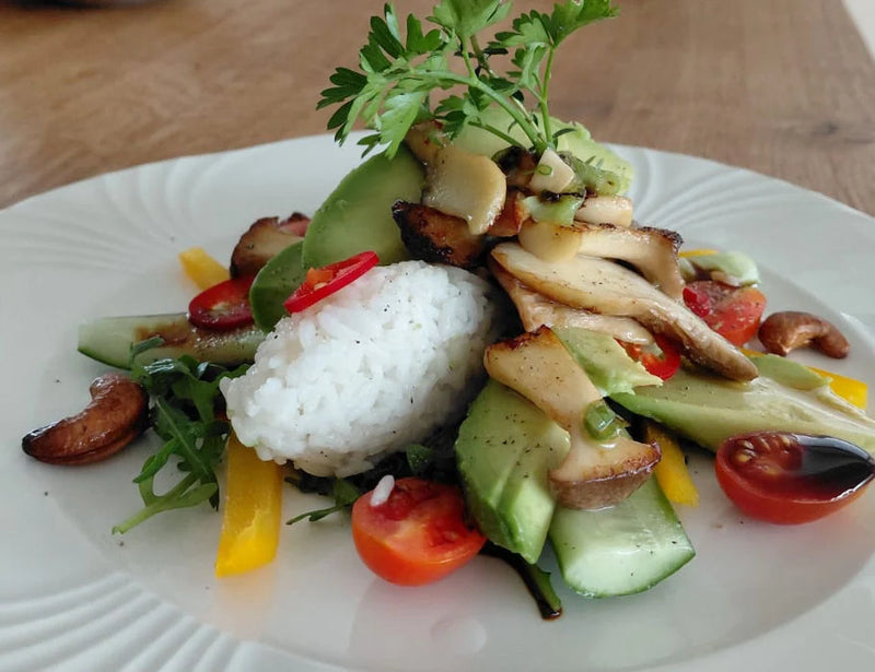 Zero Reis mit Kräuterseitlingen & Avocado