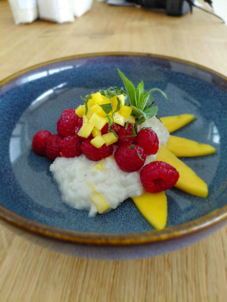 Sticky Reis mit Mango & Himbeeren